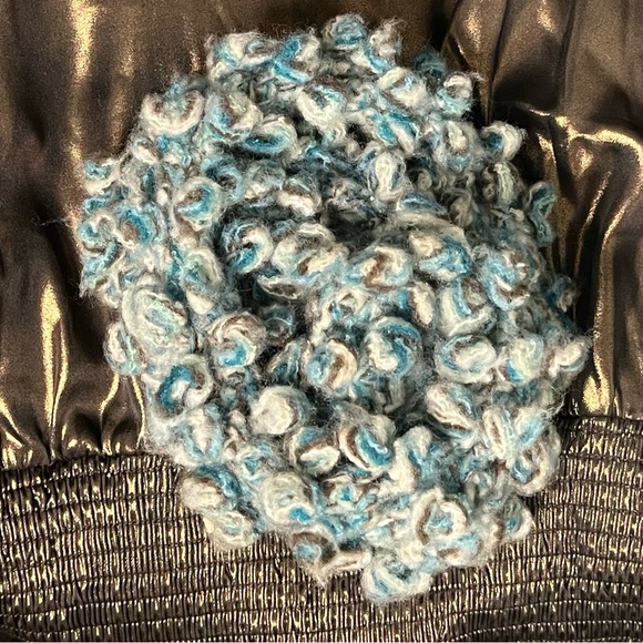 Y2K vintage nubby skinny scarf approximately 2” x 67” - Picture 3 of 5